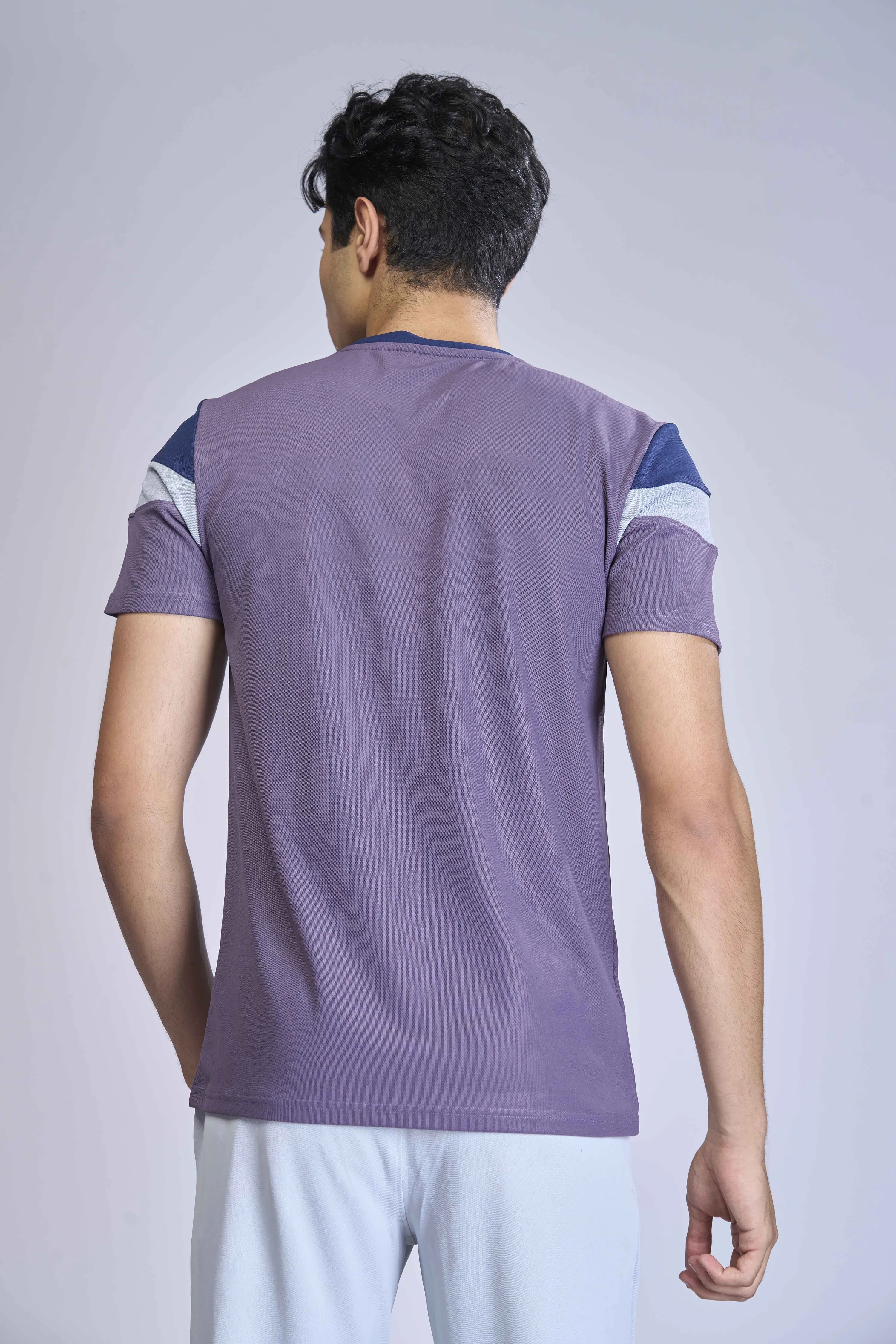 Men Colorblock Slim Fit Crew Neck T-shirt with MATPIQ