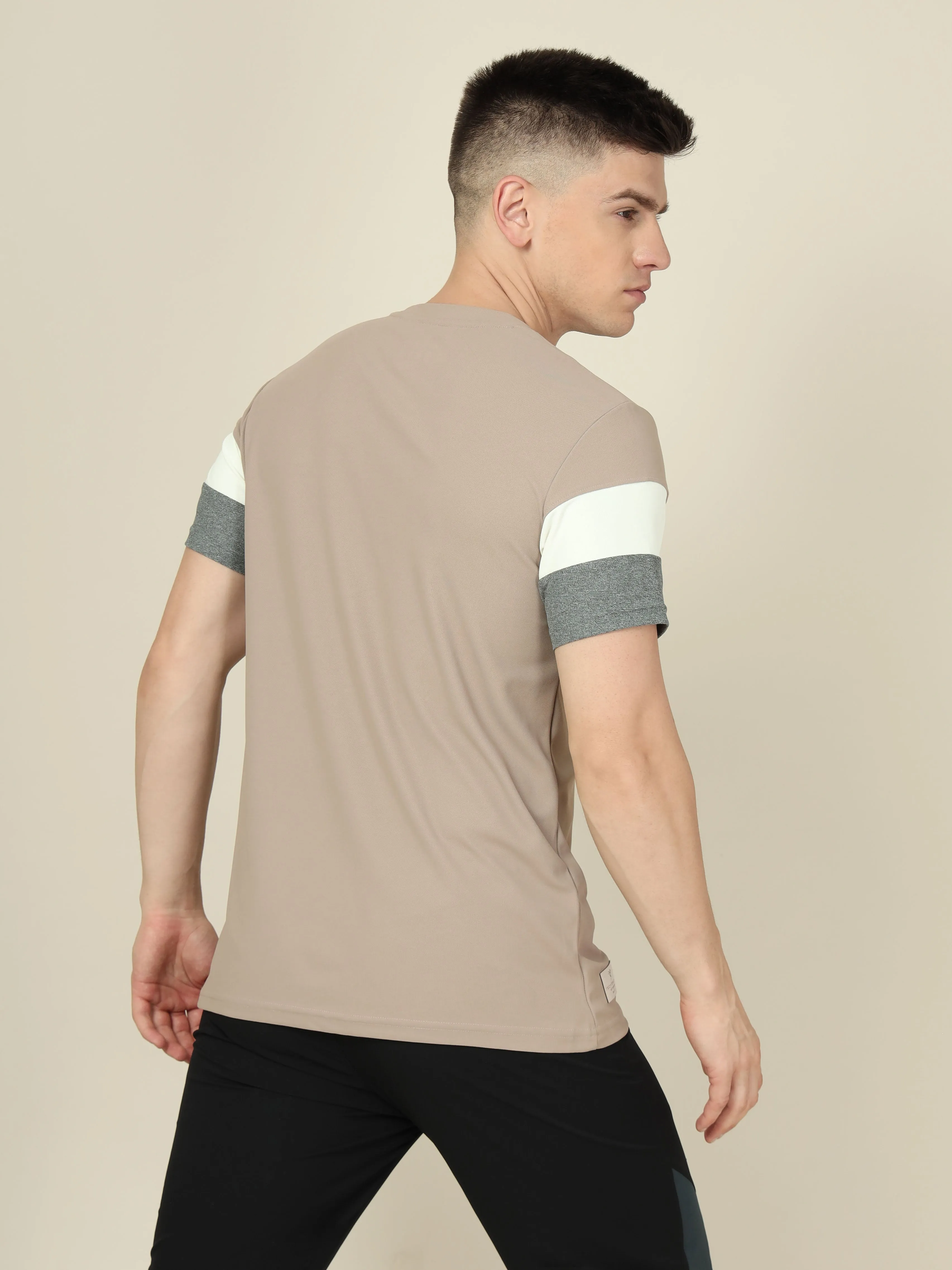 Men Colorblock Slim Fit Crew Neck T-shirt with MATPIQ